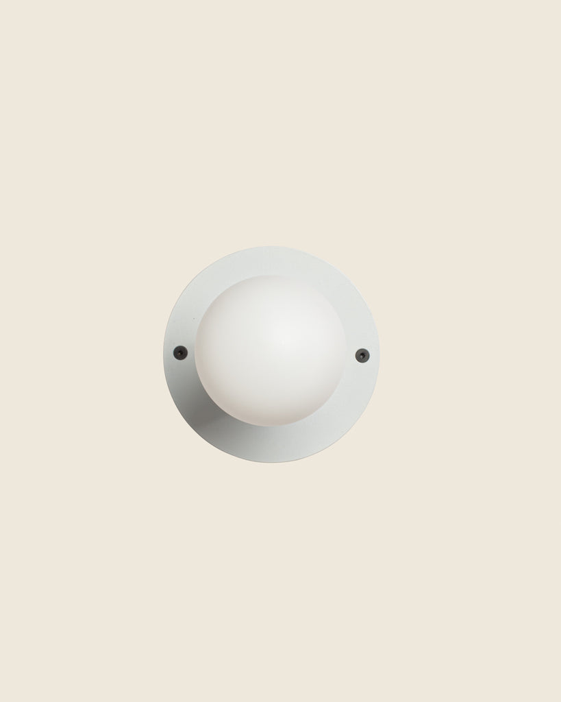 BatonOneWht-105.jpg__PID:7dac5c64-776d-4aef-886b-1cd3754539cc