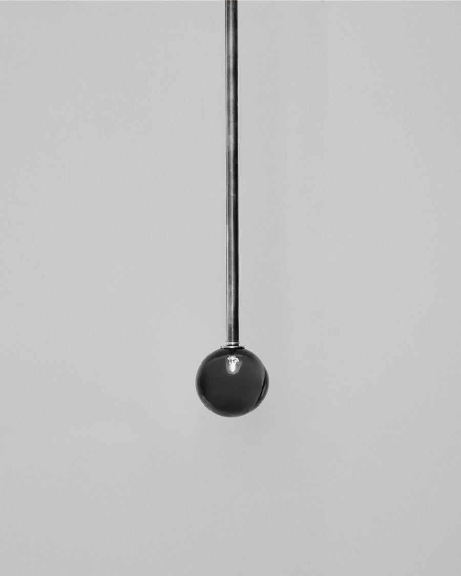 Oculaire Single Pendant, black and white